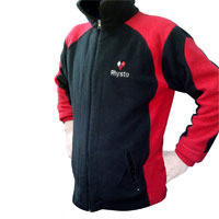 Campera de polar con cierre y terminaciones elástizadas
